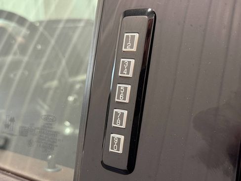 Used 2023 Ford F150 Lariat AWD/4WD image 9