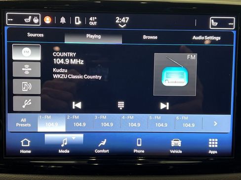 Used 2024 Chrysler Pacifica Touring-L image 62