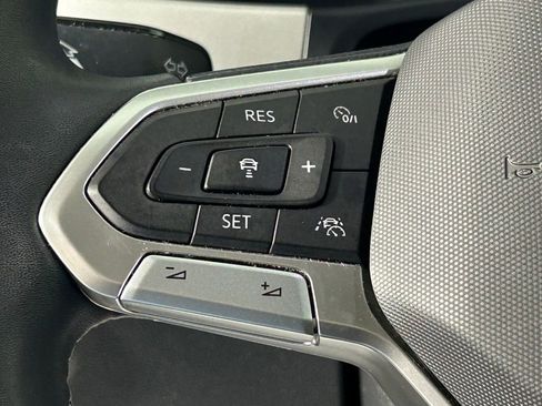 Used 2023 Volkswagen Atlas SEL AWD/4WD image 29