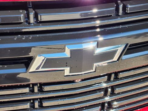 Used 2022 Chevrolet Suburban RST w/ Luxury Package AWD/4WD image 12