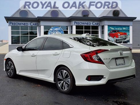 Used 2018 Honda Civic EX-T image 2
