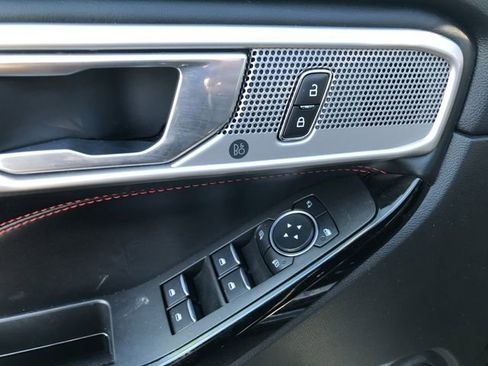 Used 2023 Ford Explorer ST-Line w/ Class IV Trailer Tow Package image 5