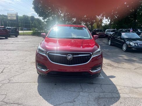 Used 2018 Buick Enclave Essence FWD image 2