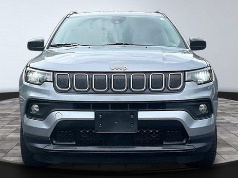 Used 2022 Jeep Compass Latitude AWD/4WD image 2