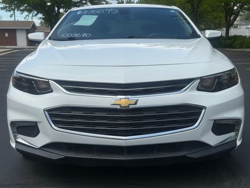 Used 2017 Chevrolet Malibu LT FWD image 21