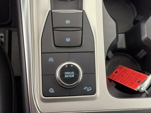 Used 2021 Ford Explorer XLT w/ Equipment Group 202A image 28