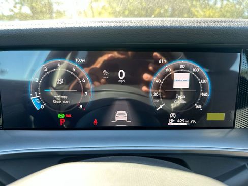 New 2025 Volkswagen Tiguan SE image 46