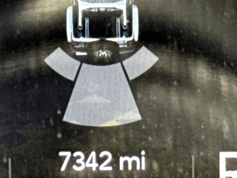 Used 2024 Jeep Wrangler Unlimited image 17