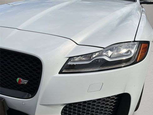 Used 2019 Jaguar XF S AWD/4WD image 31