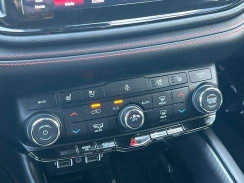 Used 2025 Dodge Durango R/T AWD/4WD image 21