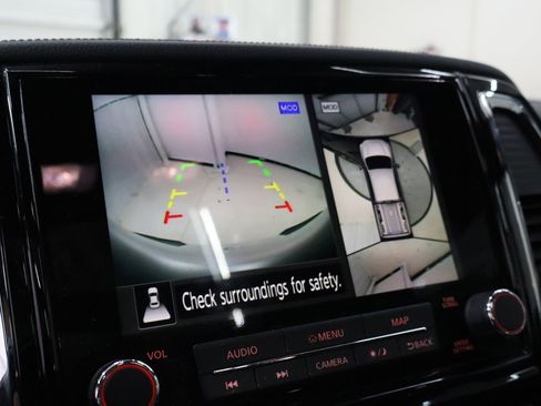 Used 2021 Nissan Titan Platinum Reserve w/ Moonroof Package image 21