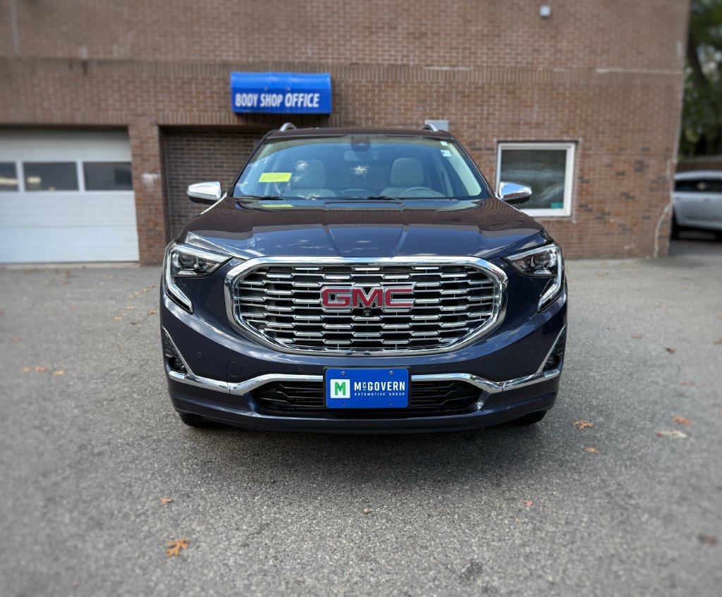 Used 2019 GMC Terrain Denali w/ Advanced Safety Package AWD/4WD image 2