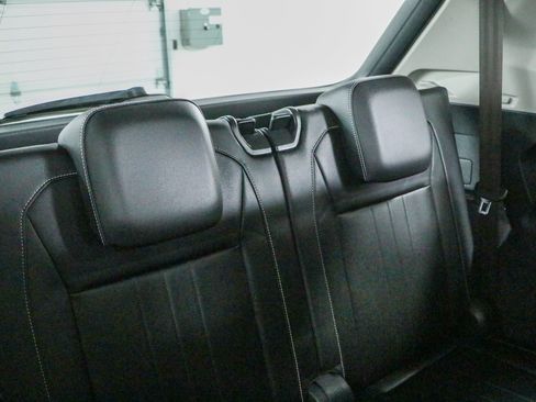 Used 2023 Volkswagen Tiguan SE FWD image 29