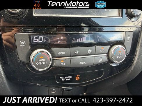 Used 2016 Nissan Rogue SV w/ SV Premium Package AWD/4WD image 19