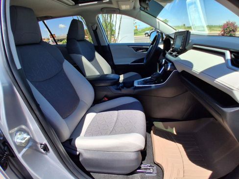 Used 2021 Toyota RAV4 XLE w/ Convenience Package AWD/4WD image 30