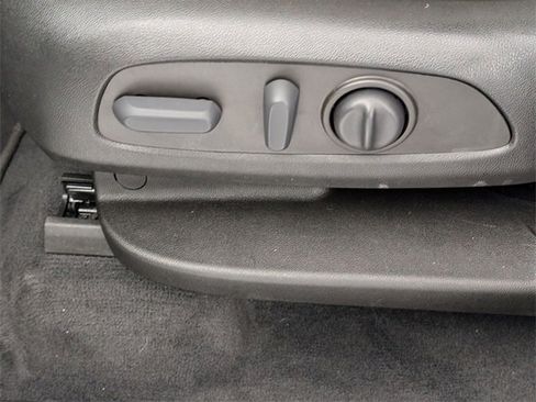 Used 2022 Chevrolet Traverse LT image 13