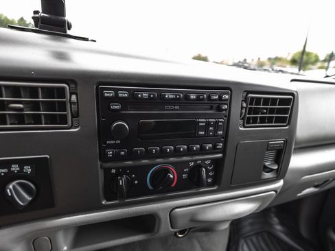 Used 2002 Ford F250 XLT AWD/4WD image 11