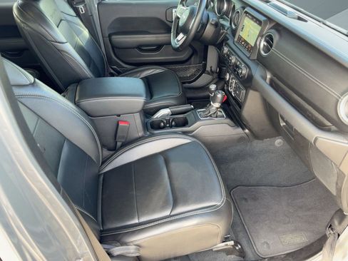 Certified 2022 Jeep Wrangler Unlimited Sahara image 29