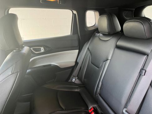 Used 2025 Jeep Compass Limited image 39