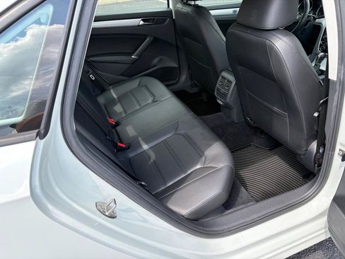 Used 2019 Volkswagen Passat 2.0T Wolfsburg FWD image 15