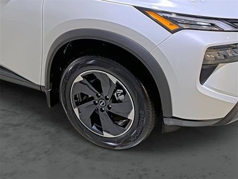 Used 2026 Nissan Rogue SV AWD/4WD image 14