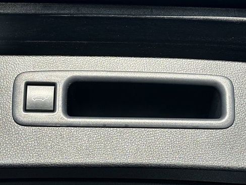 Used 2024 Toyota Highlander Limited image 26