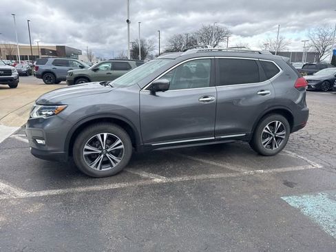 Used 2017 Nissan Rogue SL w/ SL Premium Package image 4