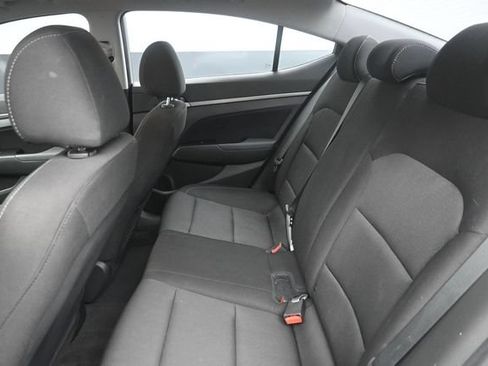 Used 2018 Hyundai Elantra Value Edition FWD image 19