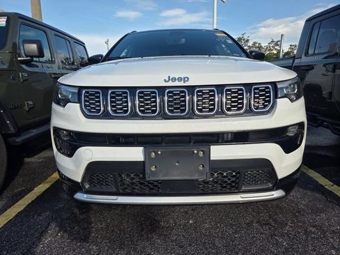 Used 2025 Jeep Compass Limited w/ Elite Group AWD/4WD image 2