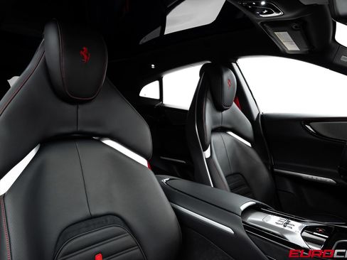 Used 2025 Ferrari Purosangue AWD/4WD image 44