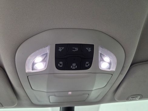 Certified 2023 Chrysler Pacifica Touring-L image 21