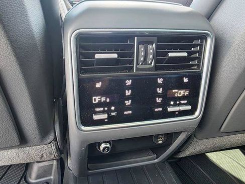Used 2019 Porsche Cayenne AWD/4WD image 13