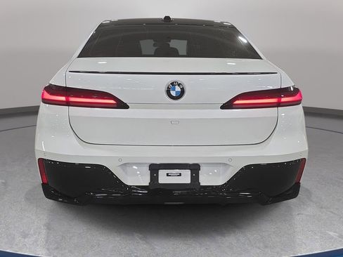 Certified 2023 BMW 740i RWD image 7