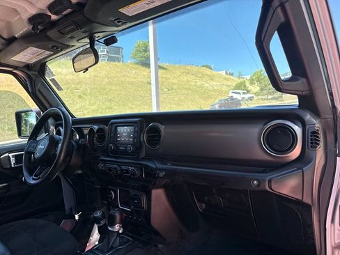 Used 2020 Jeep Gladiator Sport AWD/4WD image 29