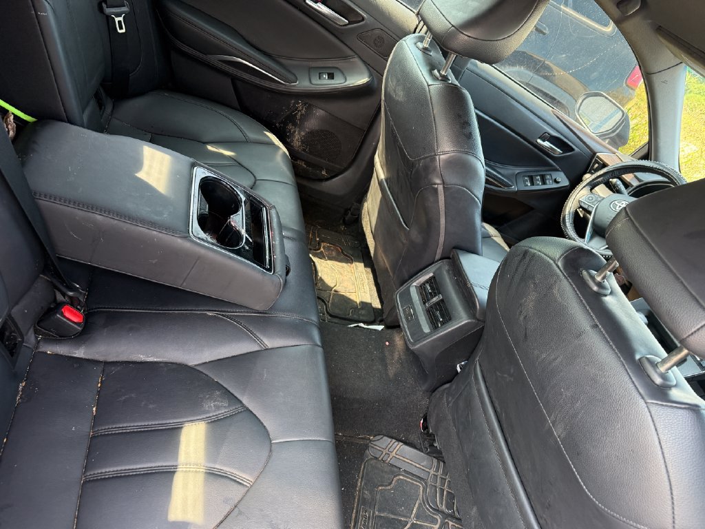 Used 2022 Toyota Avalon XLE FWD image 4