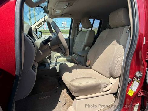 Used 2014 Nissan Frontier SV RWD image 11