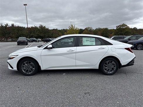 New 2026 Hyundai Elantra Blue image 4