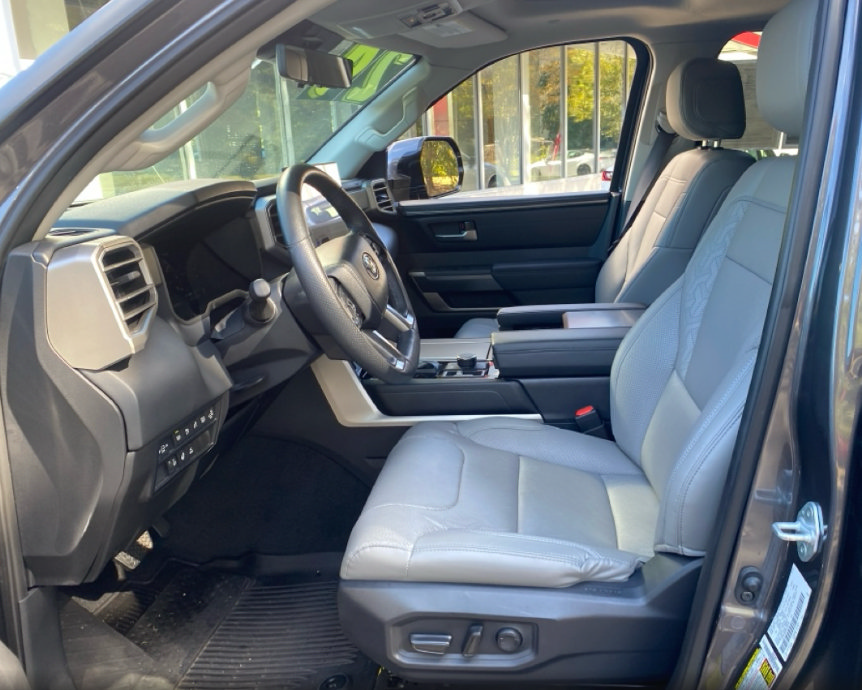 Used 2024 Toyota Sequoia SR5 w/ SR5 Premium Package AWD/4WD image 7