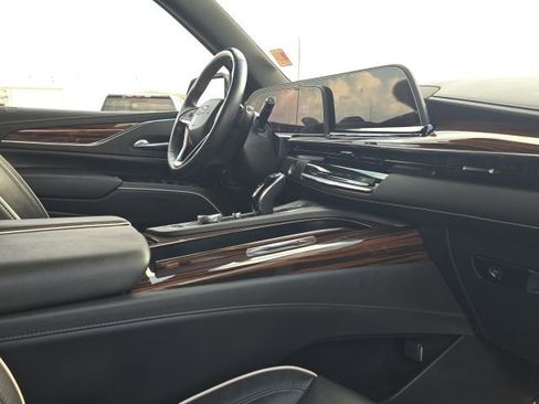 Used 2024 Cadillac Escalade ESV Premium Luxury w/ Performance Package image 23