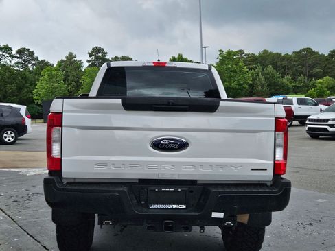 Used 2019 Ford F250 XL w/ Power Equipment Group AWD/4WD image 6