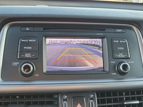 Used 2017 Kia Optima LX image 28