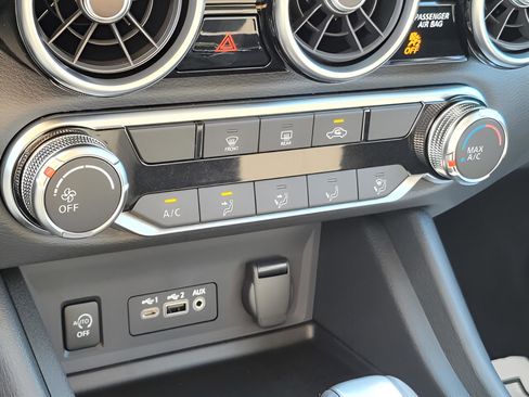 New 2025 Nissan Sentra SV image 18