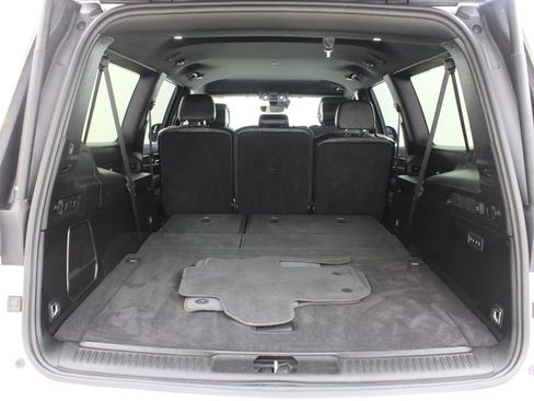 Used 2024 Jeep Wagoneer L Series II RWD image 30