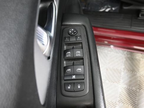 Used 2023 Chrysler Pacifica Touring-L w/ S Appearance Package AWD/4WD image 21