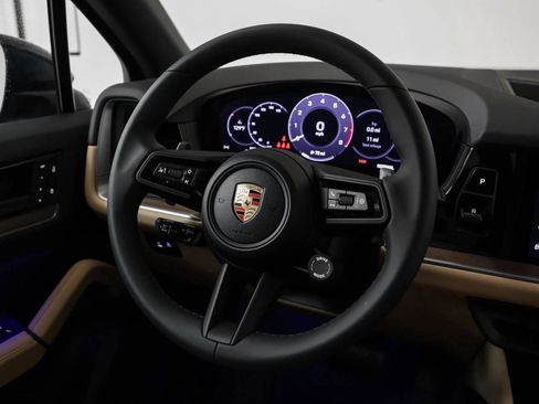 New 2025 Porsche Cayenne image 24