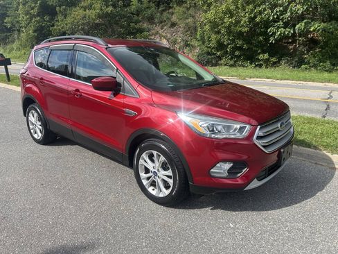Used 2018 Ford Escape SEL AWD/4WD image 10