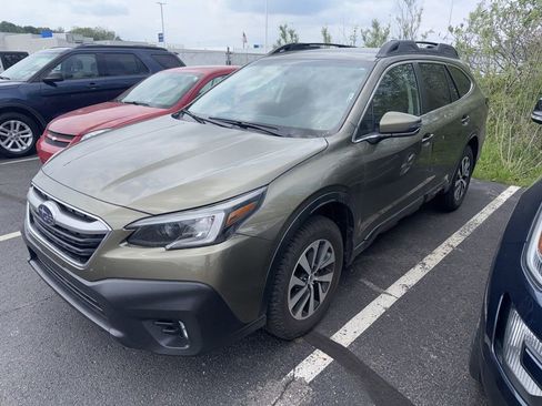 Used 2020 Subaru Outback Premium AWD/4WD image 1