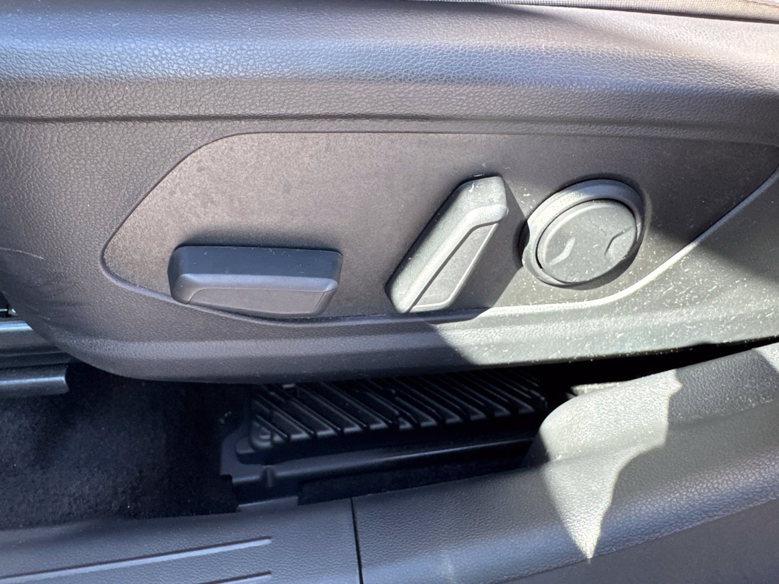 Used 2025 Hyundai Tucson Limited AWD/4WD image 19