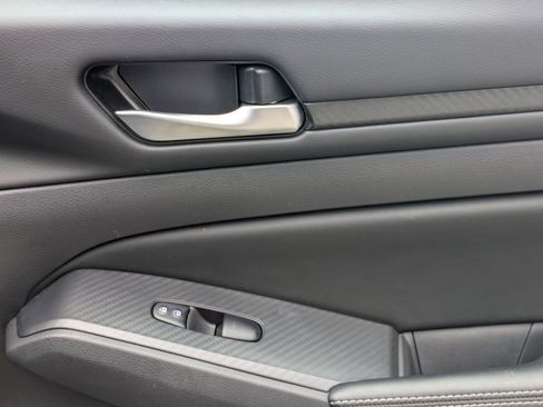 Used 2025 Nissan Altima 2.5 SV image 29