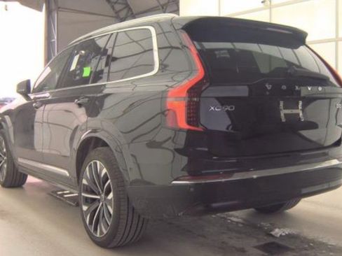 Used 2025 Volvo XC90 B5 Plus image 4